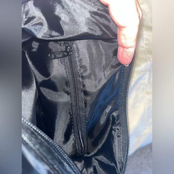 Candie's Stylish Black Shoulder Bag - Picture 12 of 12